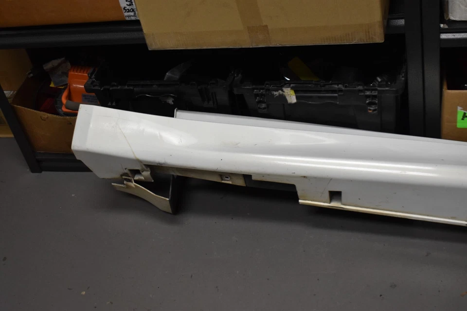 Cubierta alféizar lado izquierdo Infiniti M37 2011-2012 OEM de fábrica Foto 2 de 4