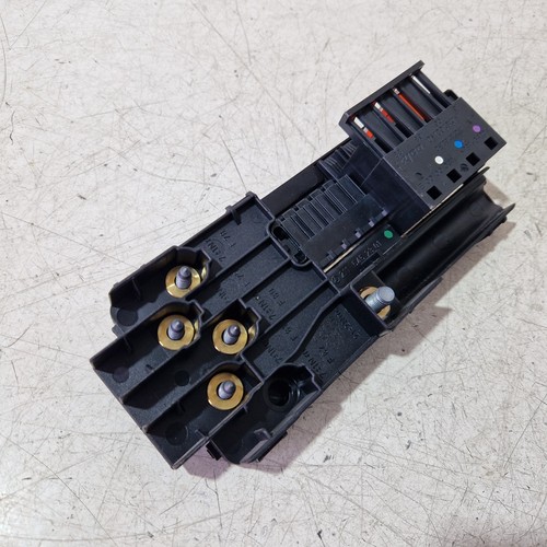 E100* Mercedes W211 Sicherungskasten Sicherungsdose Sicherung A2115452301