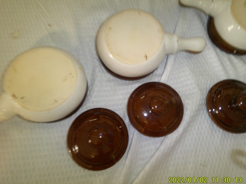 SET 4 ZUPPIERE TIPO GRES CON MANICO VINTAGE CON COPERCHI MARRONE CREMA - Foto 7 di 8