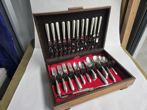 1941 “CAMELLIA” BY GORHAM STERLING SILVER FLATWARE SET 89 PIECE