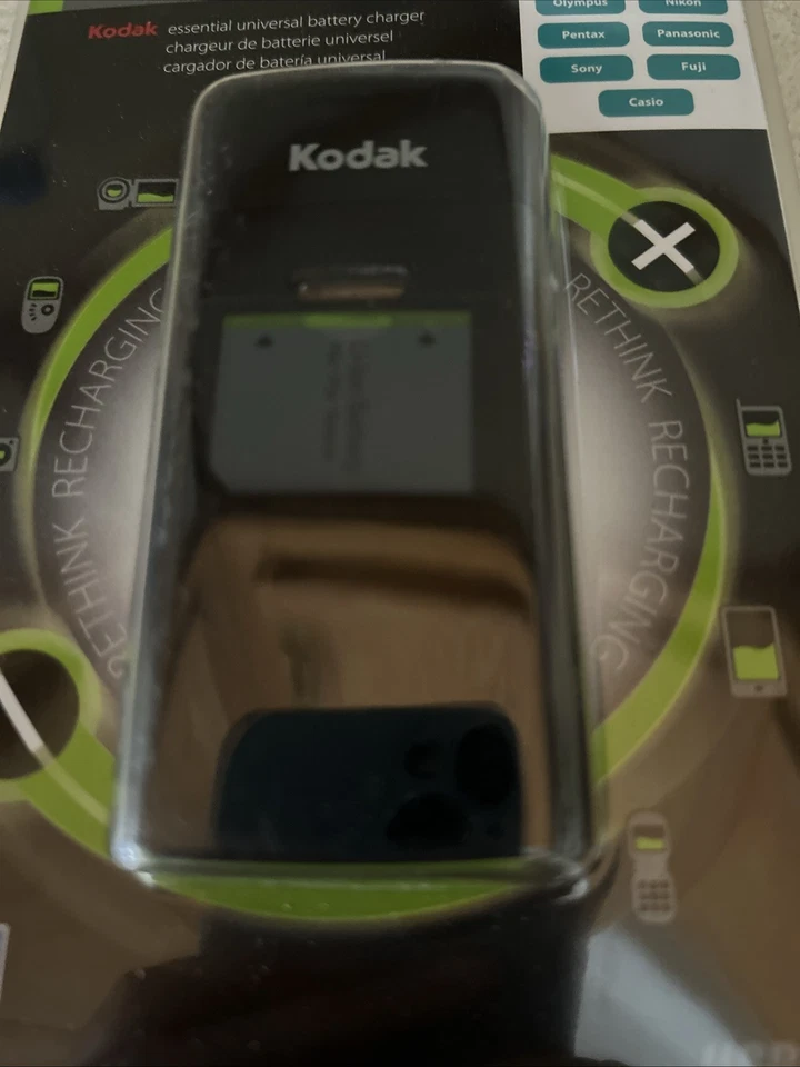 Kodak Universal Li-ion Small Battery Charger UC-200 For Digital Camera and More - Image 3 of 3
