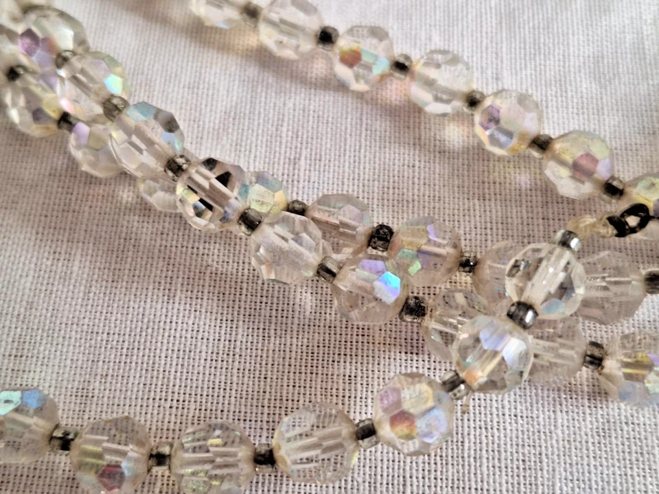 anni ’70 - Vintage Collana con Perle di Plastica Trasparente Sfaccettate - Immagine 3 di 4