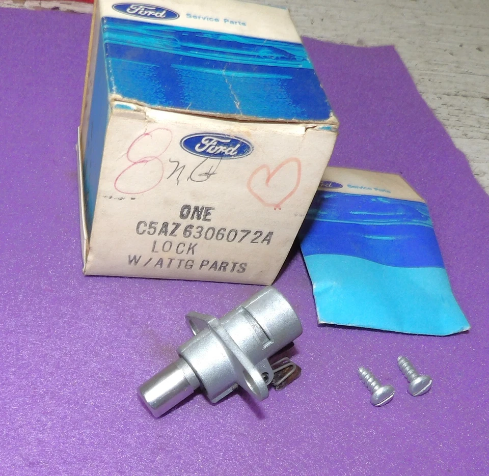 Mustang Galaxie 500 XL LTD Monterey 1965 1966 nuevo consola guantera pestillo de puerta Foto 3 de 4