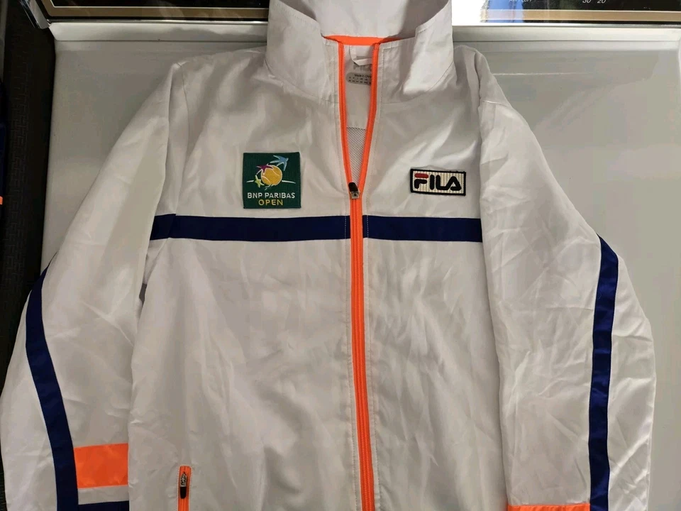 FILA Unisex BNP Paribas Open Full Zip White Tennis Windbreaker + 2 Polos Shirts - Imagem 2 de 4