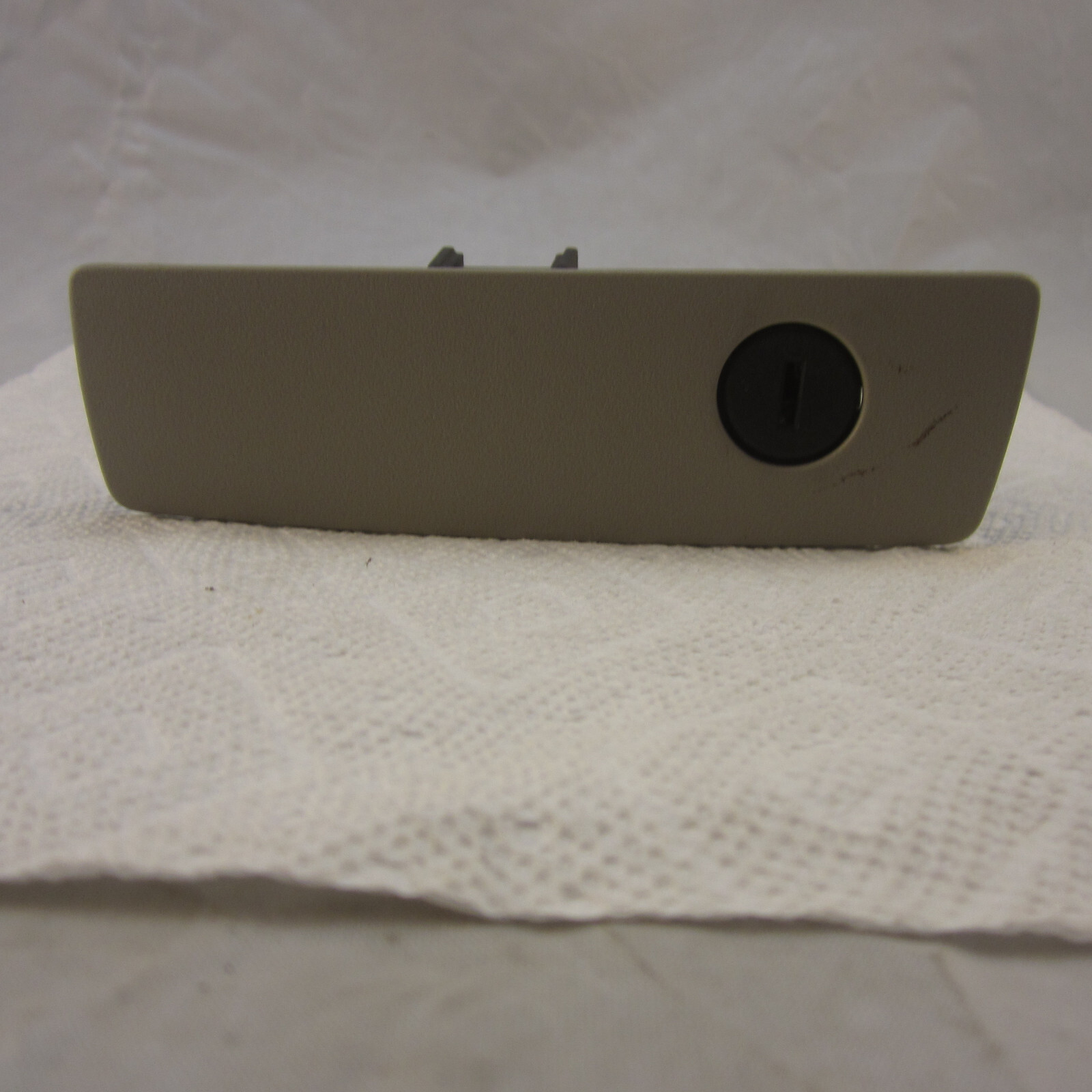 05 06 07 08 09 10 Dodge Charger Magnum Chrysler Jeep Glove Box Latch