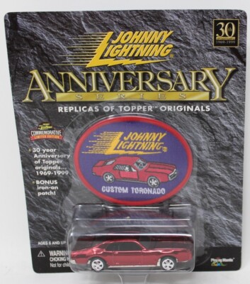Johnny Lightning 30 th ANNIVERSARY CANDY METALIC CUSTOM - TORONADO - MIT TOPPER