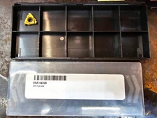 Qty 1 Vardex Vargus 3IR 11UN 52326 VKX Grade Carbide Inserts