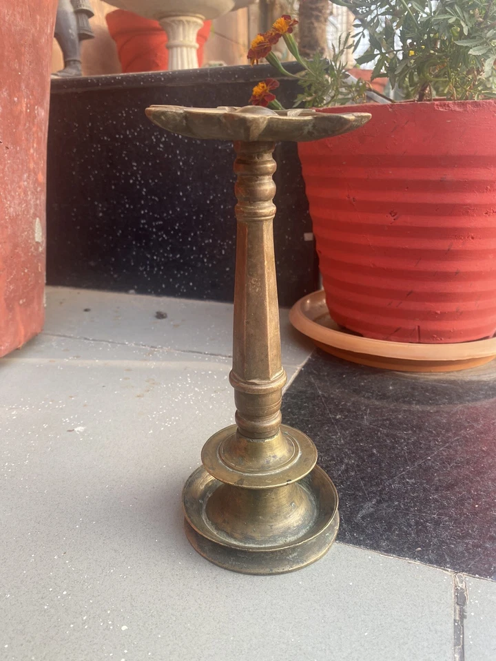 Antique Cast Bronze Hand Carved Fine Hindu Temple Oil Lamp Deepak Samai Jyot - Image 2 of 4