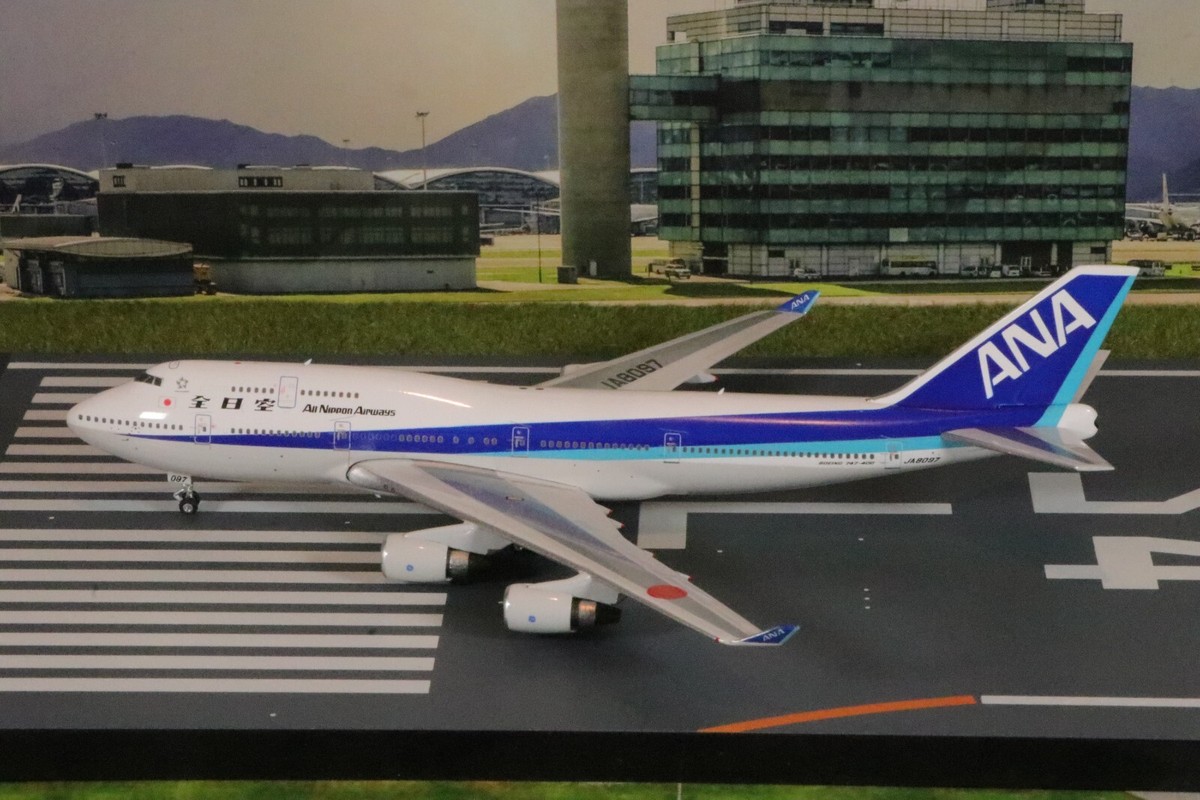 1:400 ANA B 747 - Phoenix - JA8097 | eBay