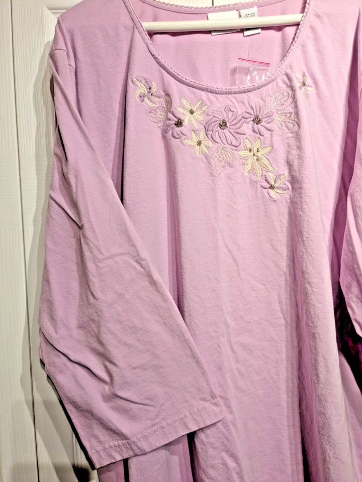 Nuevo sin etiquetas Pullover LBW Tejido Manga 3/4 Mujer Talla Grande: 4X Lila Bordado Floral Foto 4 de 4