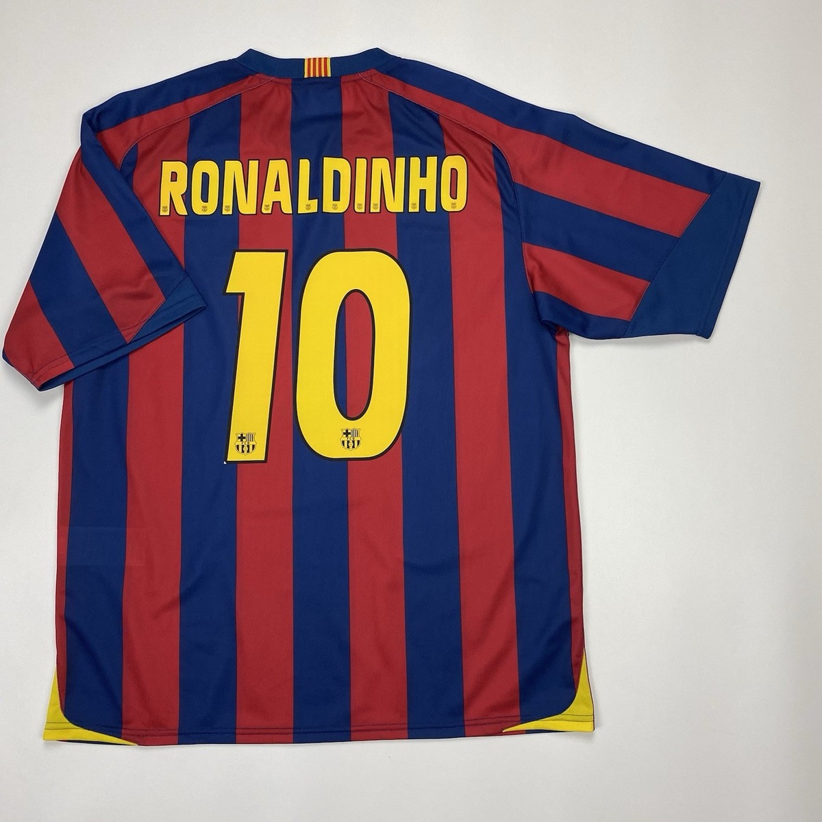 Vintage Ronaldinho Barcelona 2005 2006 Football Shirt Soccer