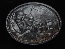 QC07135 VINTAGE 1970s  MOUNT RUSHMORE  ART COMMEMORATIVE BELT BUCKLE