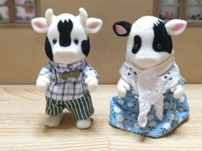 Oerseas ersion of Grandma Cow, Grandpa Cow, Sylanian Families, Flair