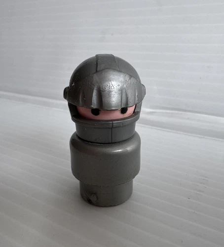 Vintage Fisher Price Little People SILVER KNIGHT Castle Royal  All Plastic