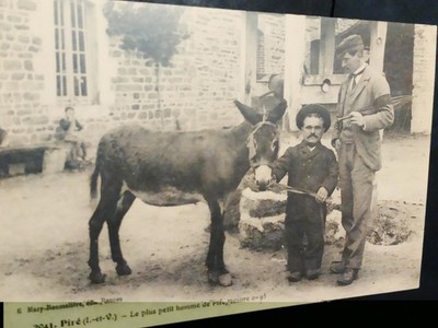 35-PIRé''. THE SMALLEST MAN OF PIRÉ, MEASURE 0m95.''No written.'' circa 1910.''
