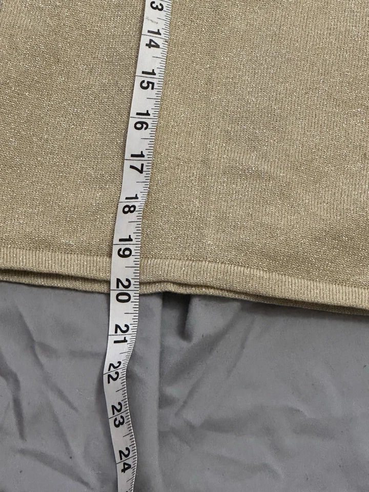 Top para mujer Petite Sophisticate talla M con adornos en la parte delantera color dorado Foto 4 de 4