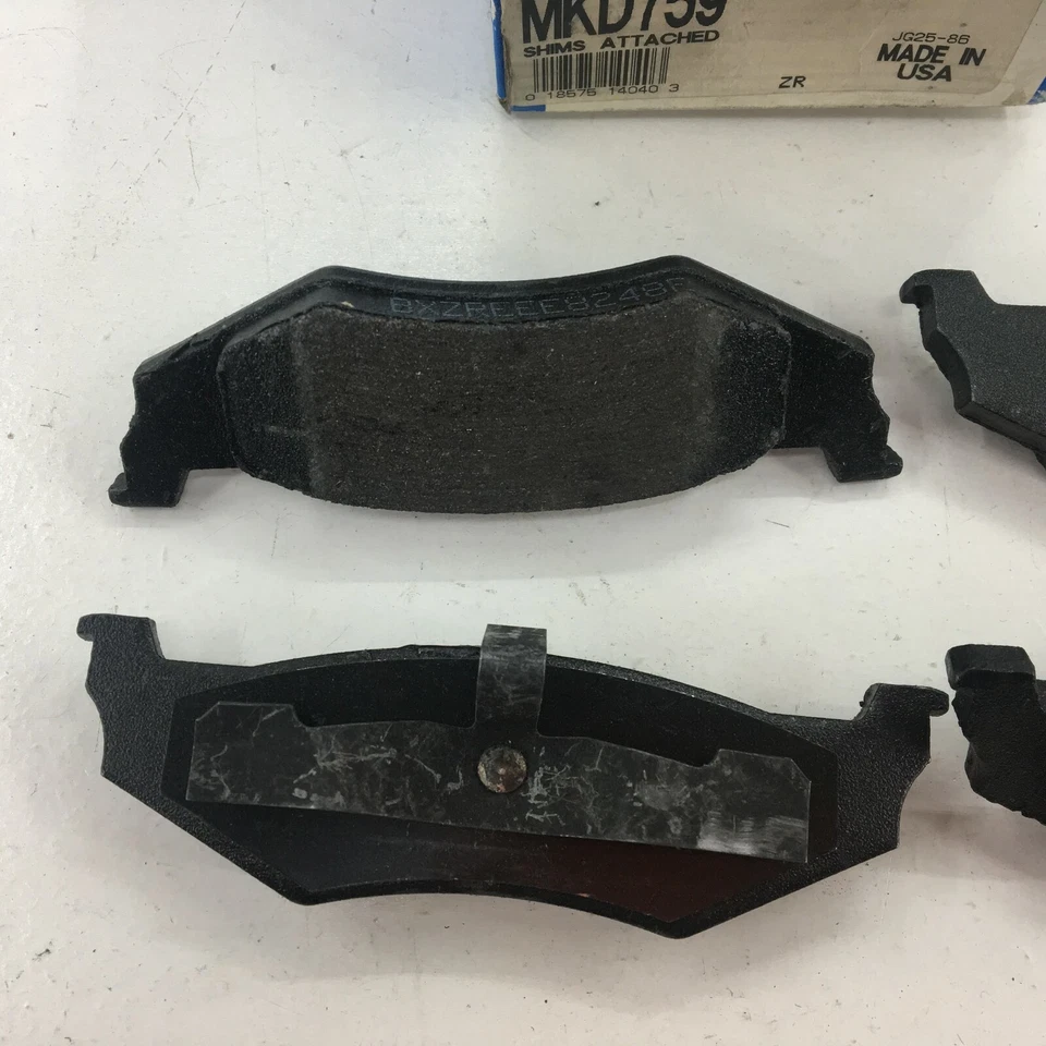 Pastillas semimetálicas de freno trasero marca Bendix MKD759 para Chrysler 300M 2003-2004 Foto 3 de 4