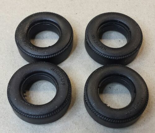 Tuning-Reifen passend für Carrera 124 und Exclusiv 2 Paar / 4 Reifen - Bild 1 von 1