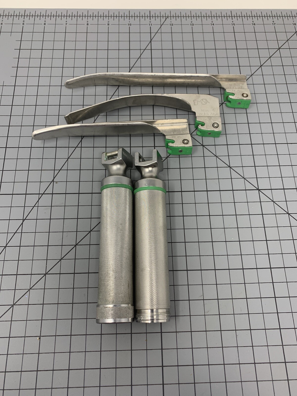 Welch Allyn Fiber Optic Laryngoscope Set 2 Handles Mac 4, Mil 2,3