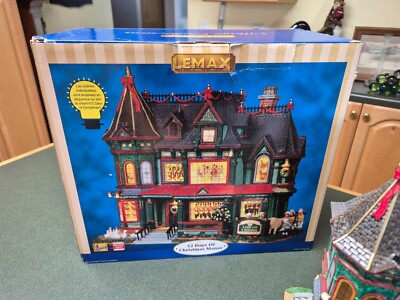 LEMAX Holiday Village 12 Days of Christmas Manor Lighted Musical W/ Cord Tested