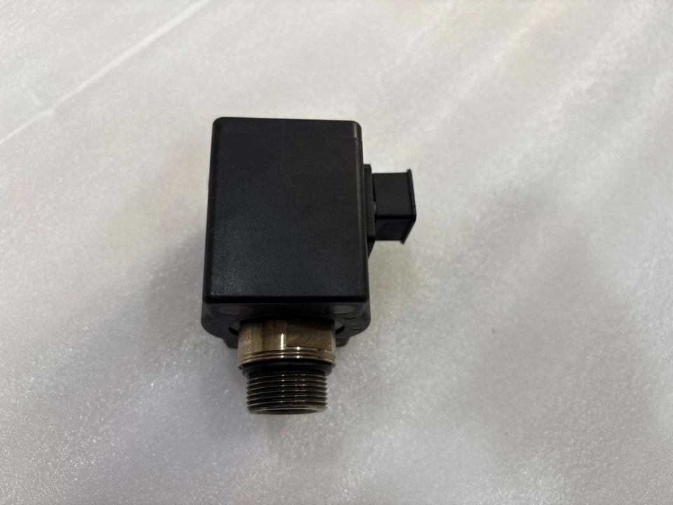 PARKER ESC-HDK-230-NH SOLENOID COIL .8304 - Photo 2/4