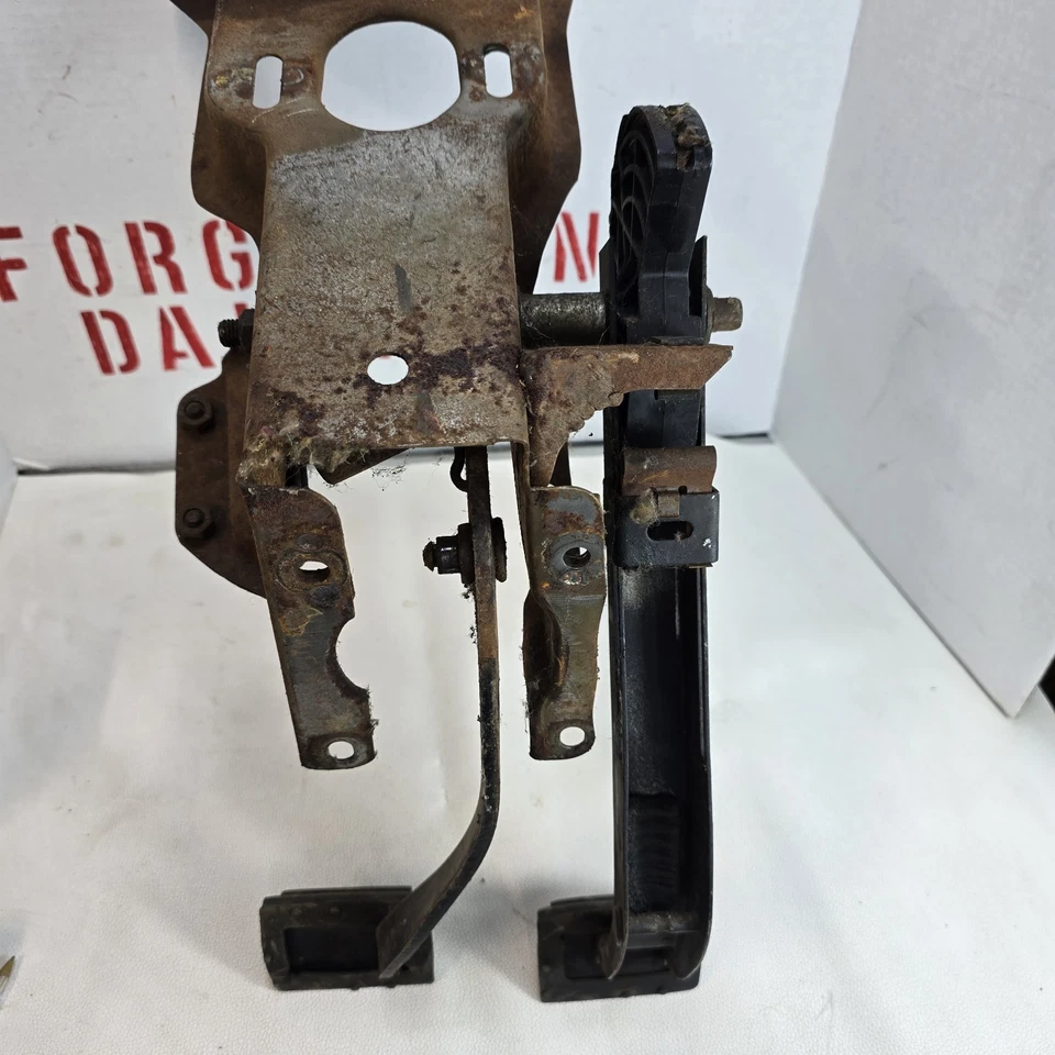 Педаль лазерного сцепления в сборе для Dodge Daytona Turbo Z Chrysler 3880392 3880397 - Изображение 4 из 4