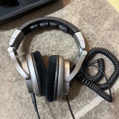 Shure SRH940 Professional Reference Studio Monitor Over Ear