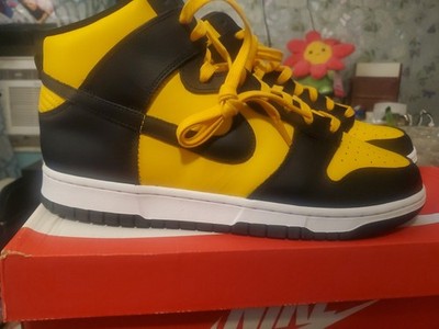 Nike Men'sBlack/Yellow Dunk High Retro DD1399 700