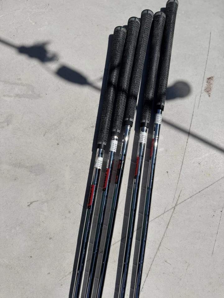 Hierros Titleist T100 5-9 RH KBS Tour eje rígido Foto 4 de 4