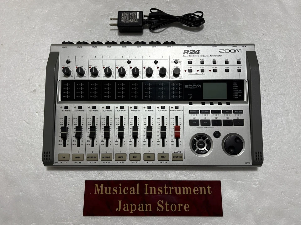 Zoom R24 24-Spur Multi Track Recorder Audio Interface mit Adapter