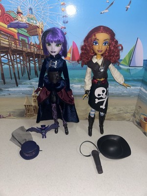Disney Dolls Attractionistas Gracey and Pirate Complete With Hats Pet Bat
