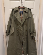 Vintage 1980s Burberrys Olive Trench Coat Double Breasted- Removable Wool Liner