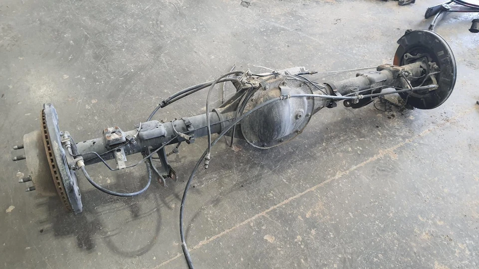 2015-2018 SILVERADO 1500 Rear Axle Assembly 6.2L, (9.75" ring gear), 3.23 gear Foto 4 de 4