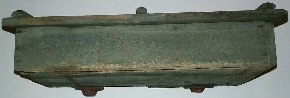 Antiga caixa de ferramentas de madeira para trator ou buggy, pintura verde desbotada original - Imagem 2 de 4