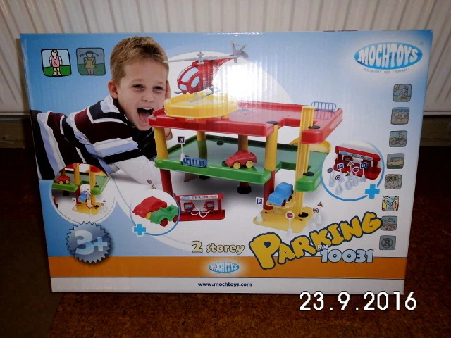 BINO Parkgarage Autogarage Parkhaus mit 2 Etagen, Aufzug und Zubehör ab 3 Jahren