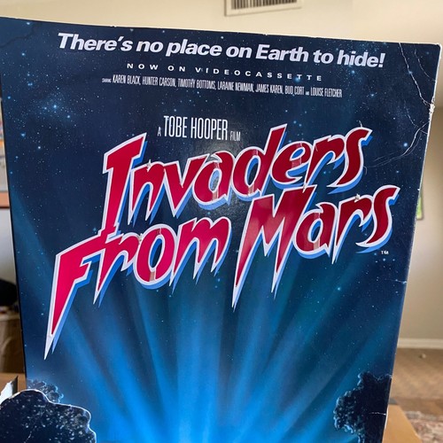 Espositore da banco vintage Invaders From Mars 1986 film Standee POP video negozio - Foto 3 di 11