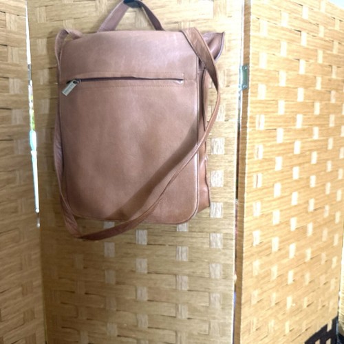 Le Donne Leather Vertical Flap Over Backpack/Shoulder/Crossbody Bag, Tan - Picture 6 of 15