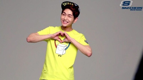 RARA T-shirt ufficiale SHINee x Skechers x Naver Collaboration SHINee Onew importazione - Foto 13 di 13