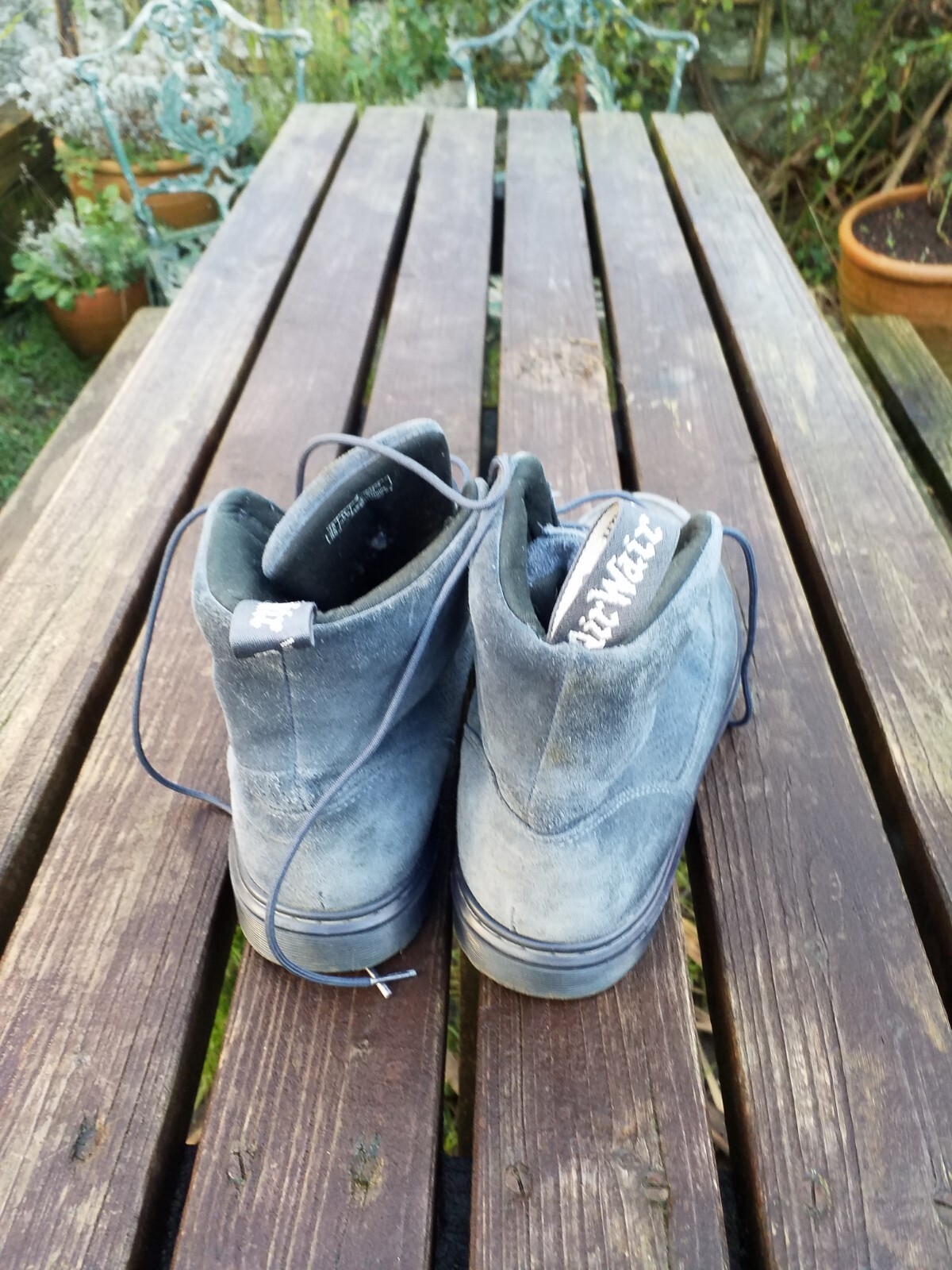 kamar dr martens