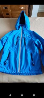CHAQUETA CORTAVIENTOS IMPERMEABLE NIÑOS TRAPASS EDADES 9 10. EN AZUL ELÉCTRICO