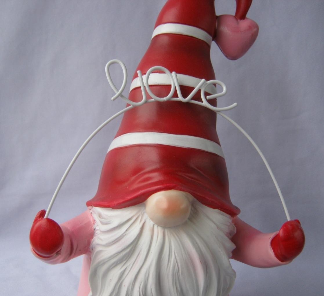 как выглядит Valentine 11.5" Cupid Gnome Dark Red White Pink holding LOVE sign Indoor Outdoor фото