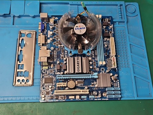 Gigabyte GA-78LMT-S2P Socket AM3+ DDR3 Desktop Motherboard w/Athlon II X2 270
