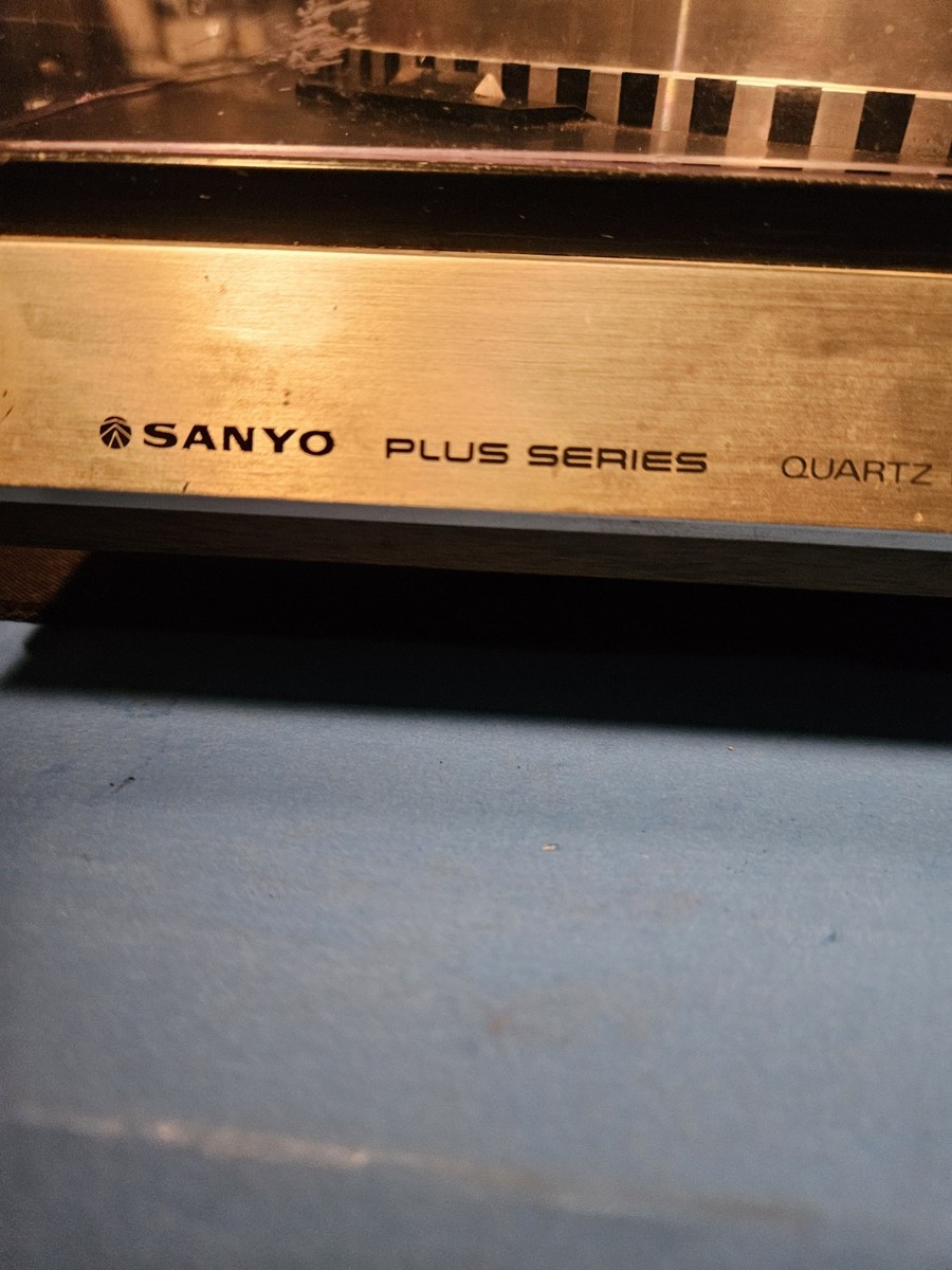 Sanyo Plus Q40 Plus Quartz PLL Direct Drive Turntable/Record