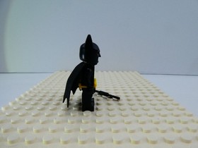 Lego BATMAN w/ Yellow Utility Belt Lego Batman Movie Minifigure 70912 (sh329)