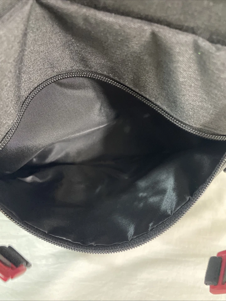 Mochila grande con tapa enrollable AC/DC Back In Black & Hells Bells Logo Foto 4 de 4