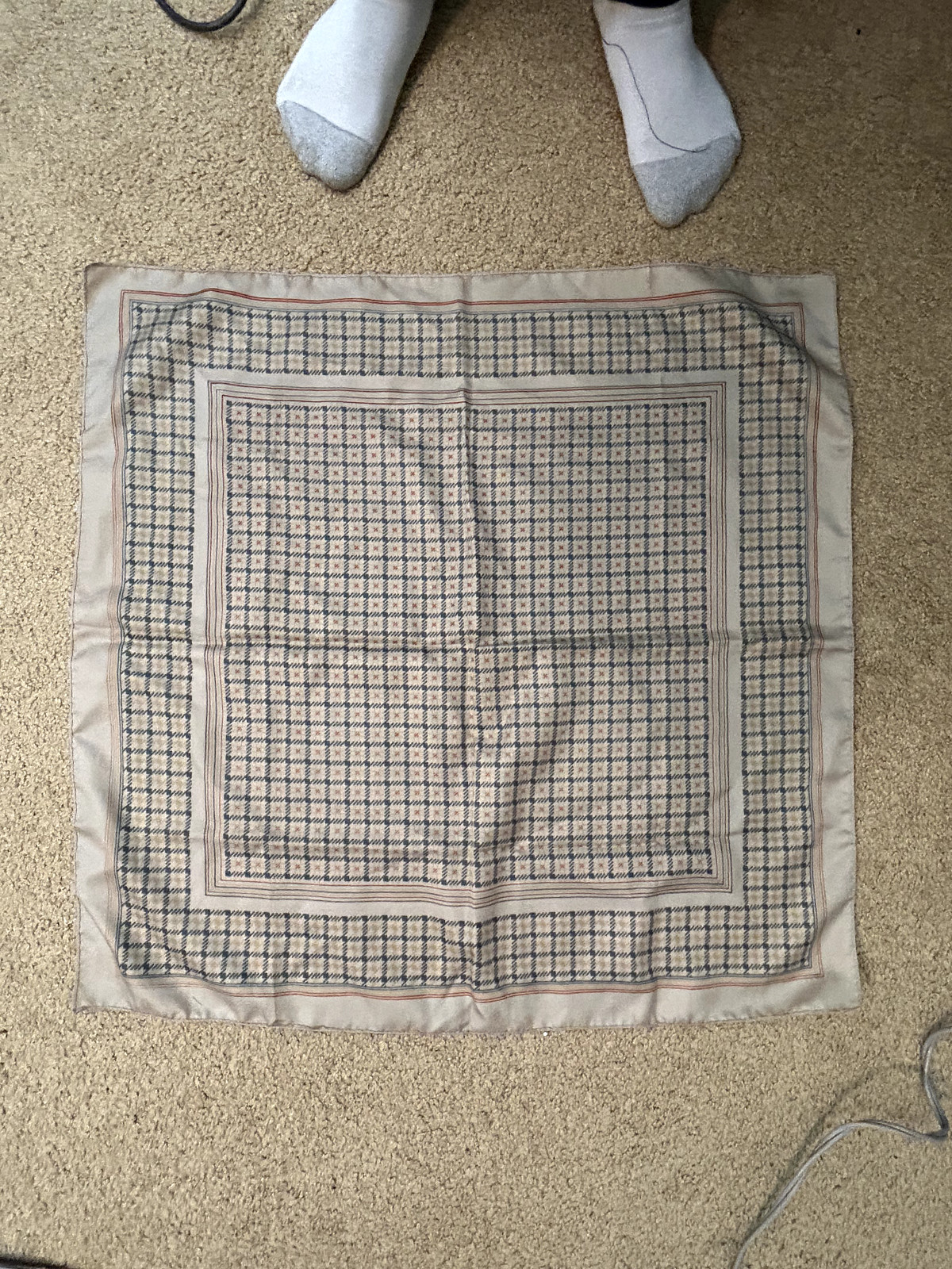 VTG Square Houndstooth Patterned scarf - image 4