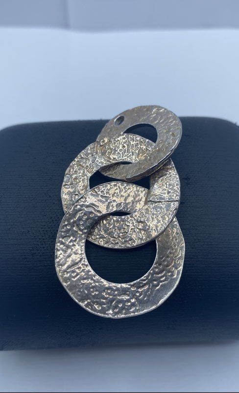 Sterling Silver Hammered Interlocking Pendant 19.… - image 4