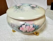 VTG Ceramic Trinket Box/Powder Box Handpainted Vienna Austria Pink Roses