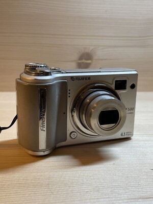 Fujifilm FinePix E500 ~ 4.1MP 3x Zoom ~ Digital Camera Silver