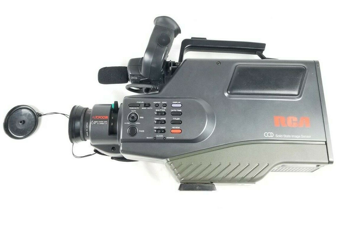 Vintage RCA Camcorder Video Camera Model CC391 No Battery Includes TAMARAC  Case